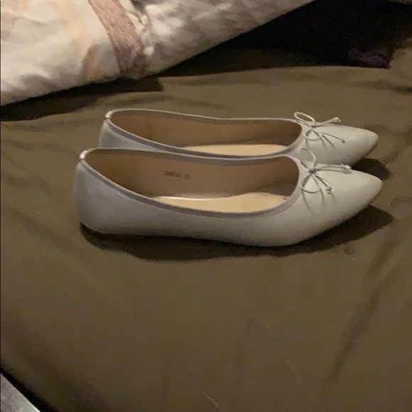 Silver flats with bow - Picture 2 of 3